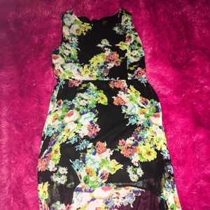 Beautiful sundress with floral print!